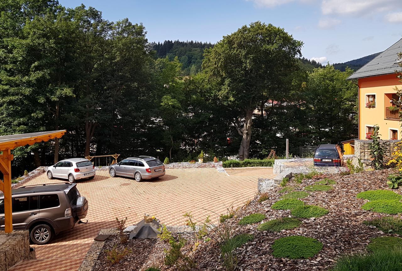 Svoboda nad Úpou Apartments Kalyn المظهر الخارجي الصورة