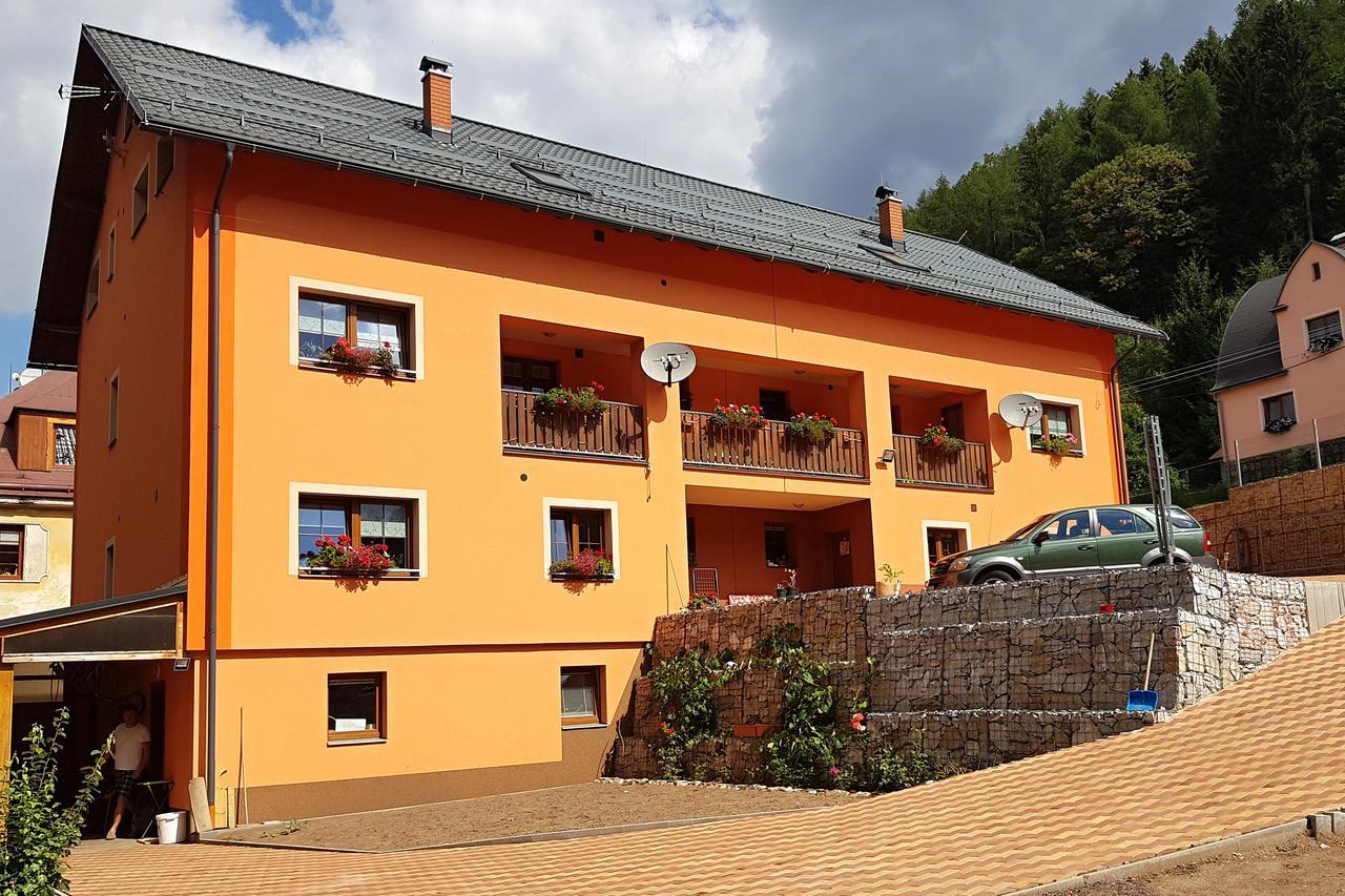 Svoboda nad Úpou Apartments Kalyn المظهر الخارجي الصورة
